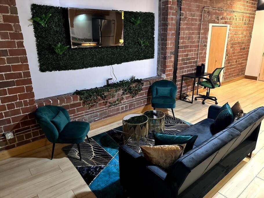 Serene Living Downtown Stl Loft Сент-Луис Экстерьер фото